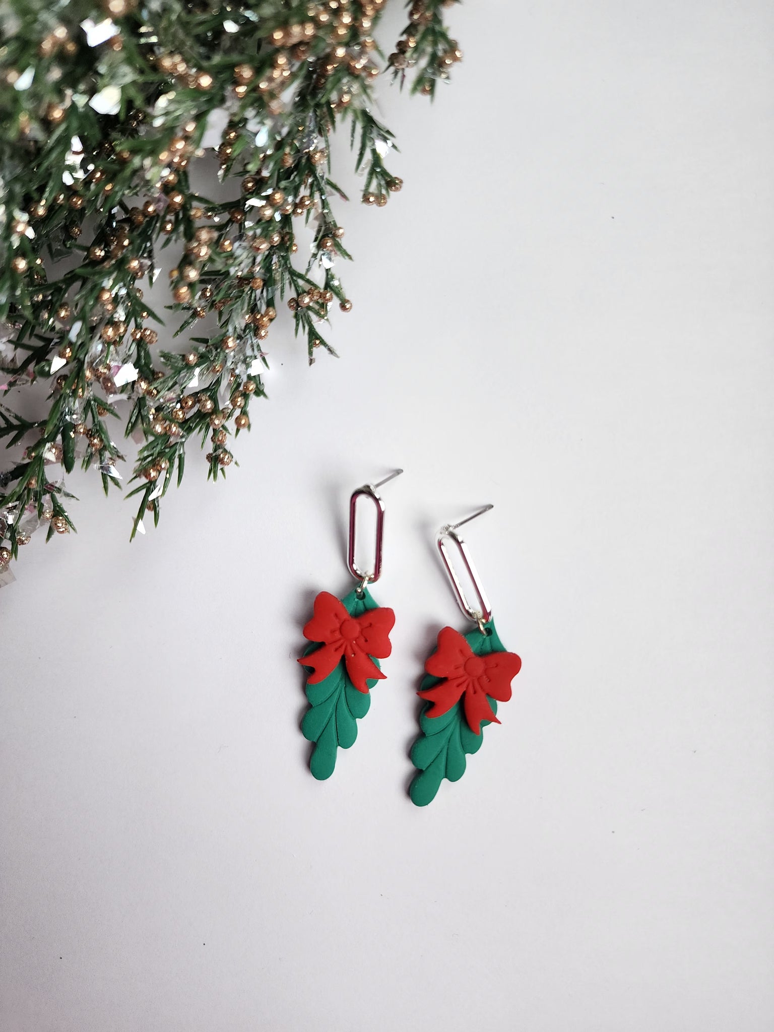 Meet Me Under the Mistletoe